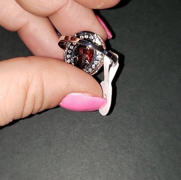 Flash Sale Stunning Sterling Silver Garnet Ring - Picture 7 of 8
